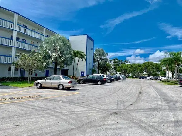 1049 Lincoln C, Boca Raton, FL 33434