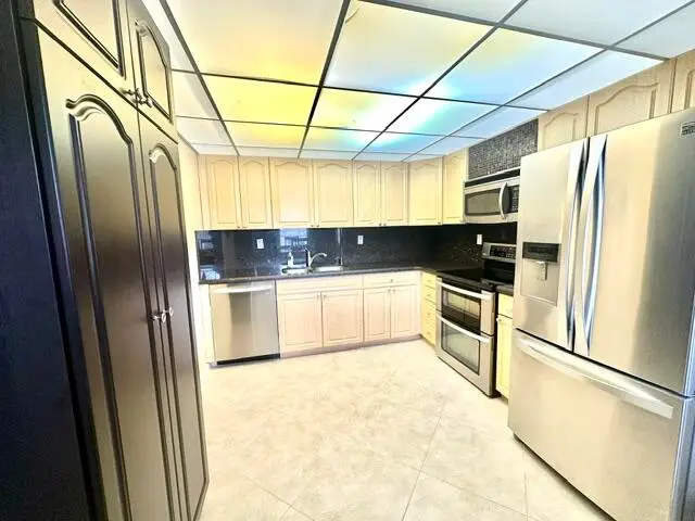 1049 Lincoln C, Boca Raton, FL 33434 - #3