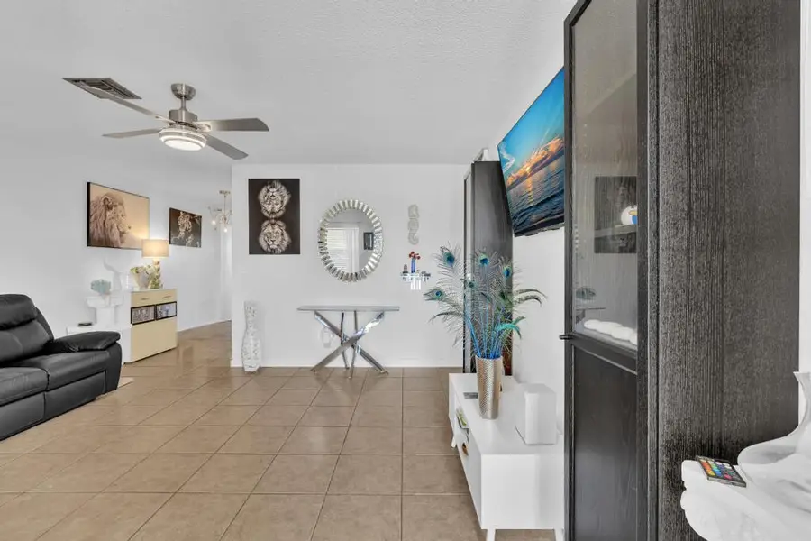 560-564 NE 35th Street, Oakland Park, FL 33334 - #3