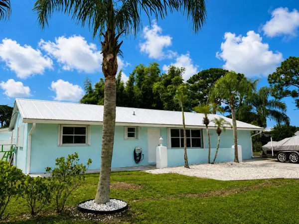 2184 SE Washington Street N, Stuart, FL 34997
