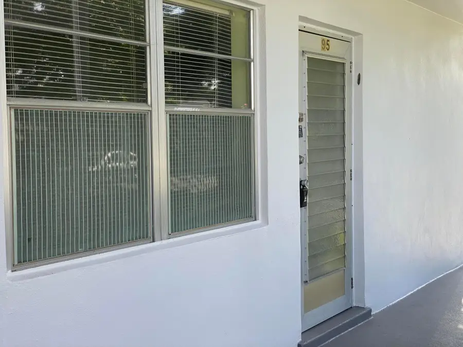 95 Cambridge E #95, West Palm Beach, FL 33417 - #2