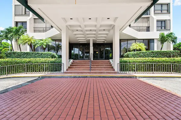 5600 N Flagler Drive #2202, West Palm Beach, FL 33407