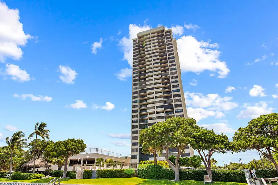 5600 N Flagler Drive #2202, West Palm Beach, FL 33407 - #2