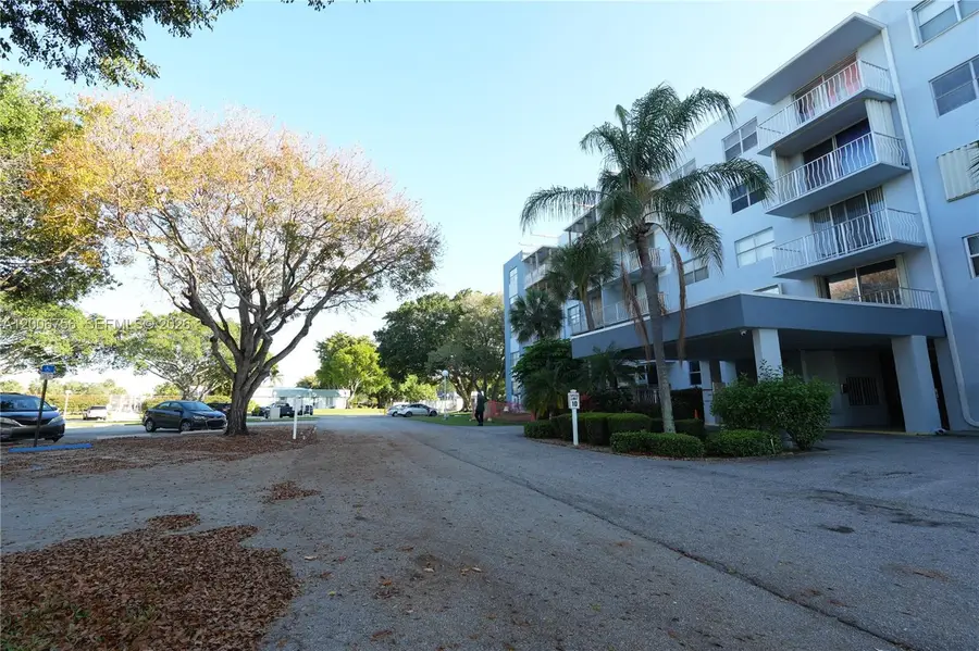 500 Executive Center Drive #2A, West Palm Beach, FL 33401 - #2