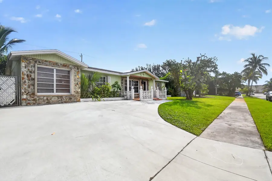 1826 16th Avenue N, Lake Worth Beach, FL 33460 - #2