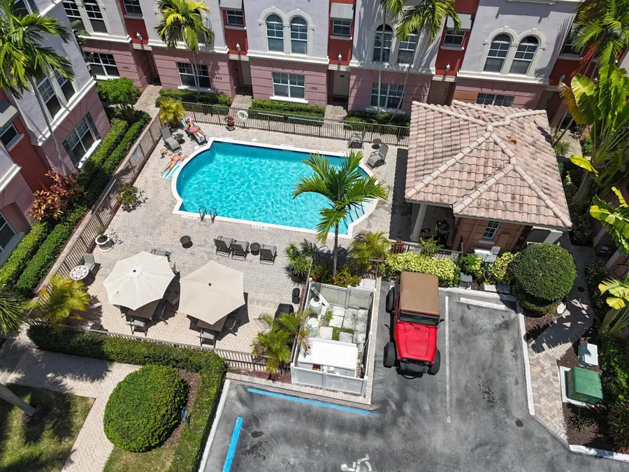 1033 NE 17th Way #605, Fort Lauderdale, FL 33304 - #2