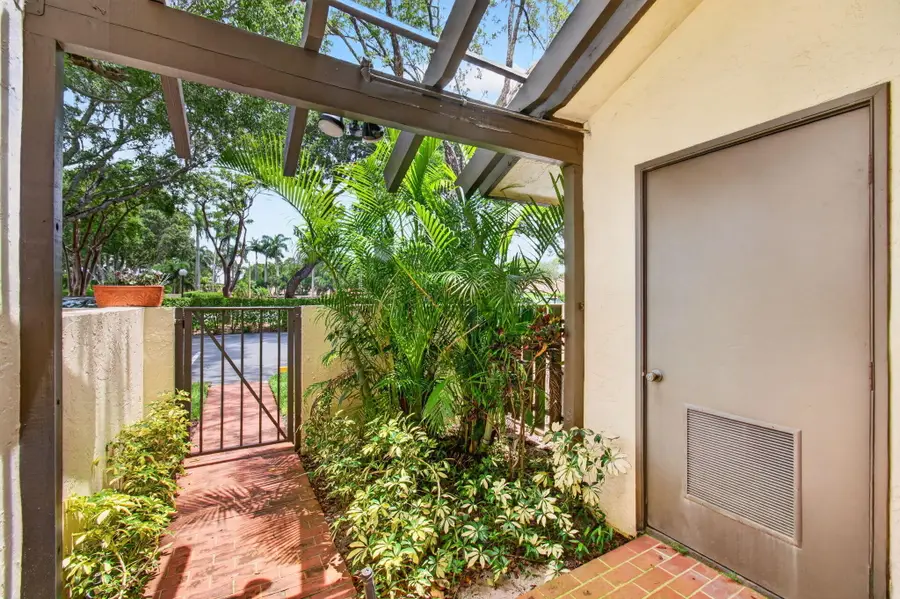10247 N Circle Lake Drive #102, Boynton Beach, FL 33437 - #2