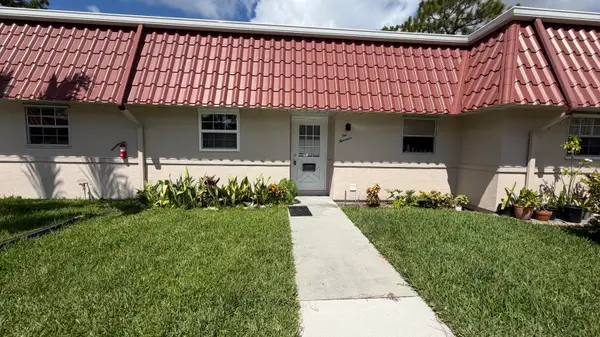 214 Down East Lane, Lake Worth, FL 33467