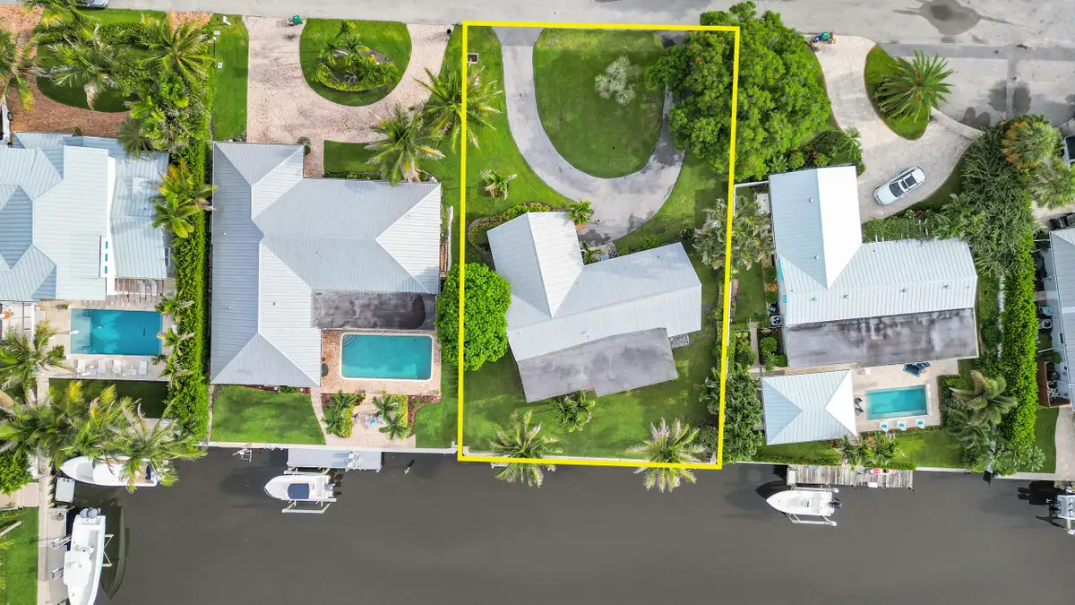 16 Country Club Circle, Tequesta, FL 33469 - #1