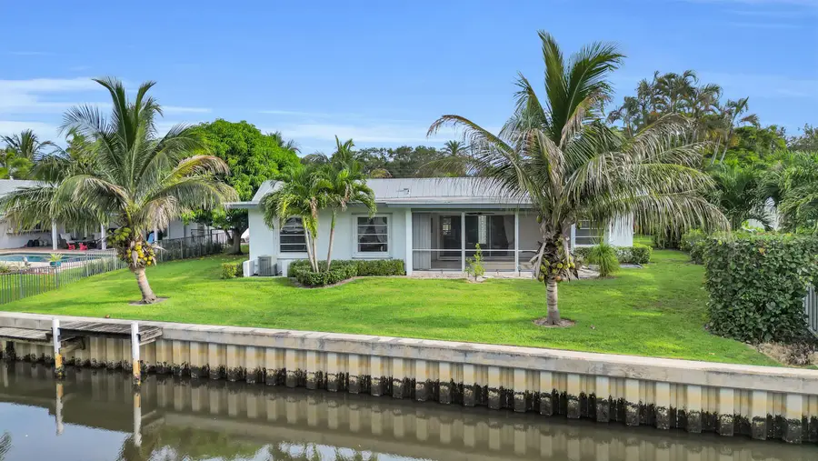 16 Country Club Circle, Tequesta, FL 33469 - #2