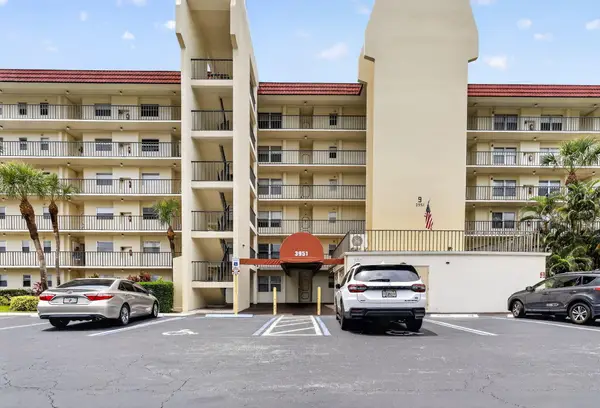3951 Via Poinciana #209, Lake Worth, FL 33467