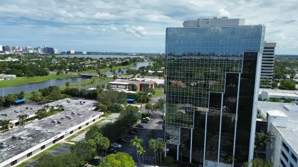 1700 Embassy Drive #408, West Palm Beach, FL 33401