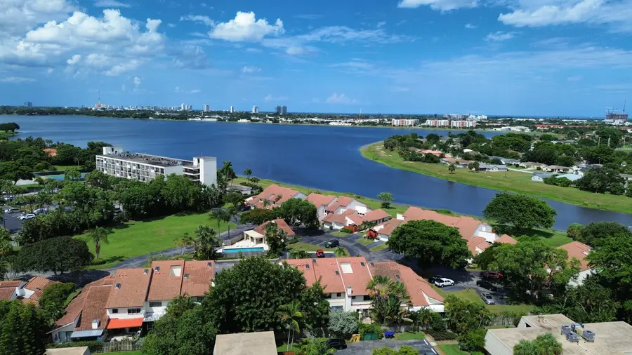 1700 Embassy Drive #408, West Palm Beach, FL 33401 - #2