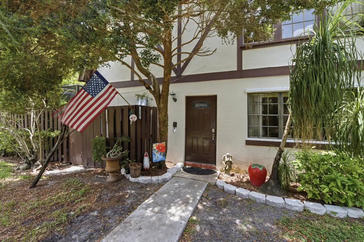 126 Weybridge Circle #B, Royal Palm Beach, FL 33411 - #1