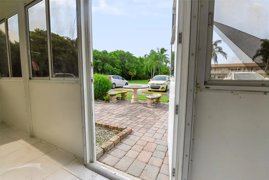 264 Northampton N, West Palm Beach, FL 33417 - #2