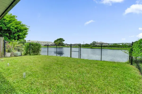 4737 Grapevine Way, Davie, FL 33331