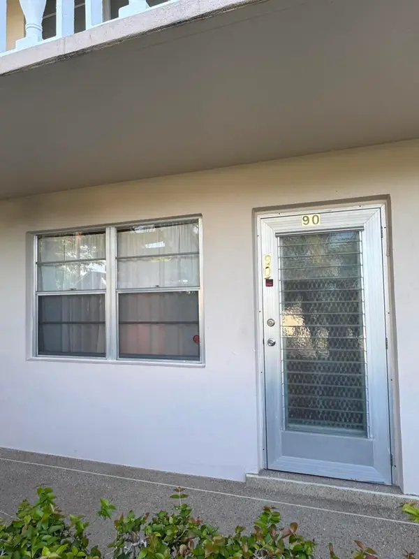 90 Windsor E, West Palm Beach, FL 33417