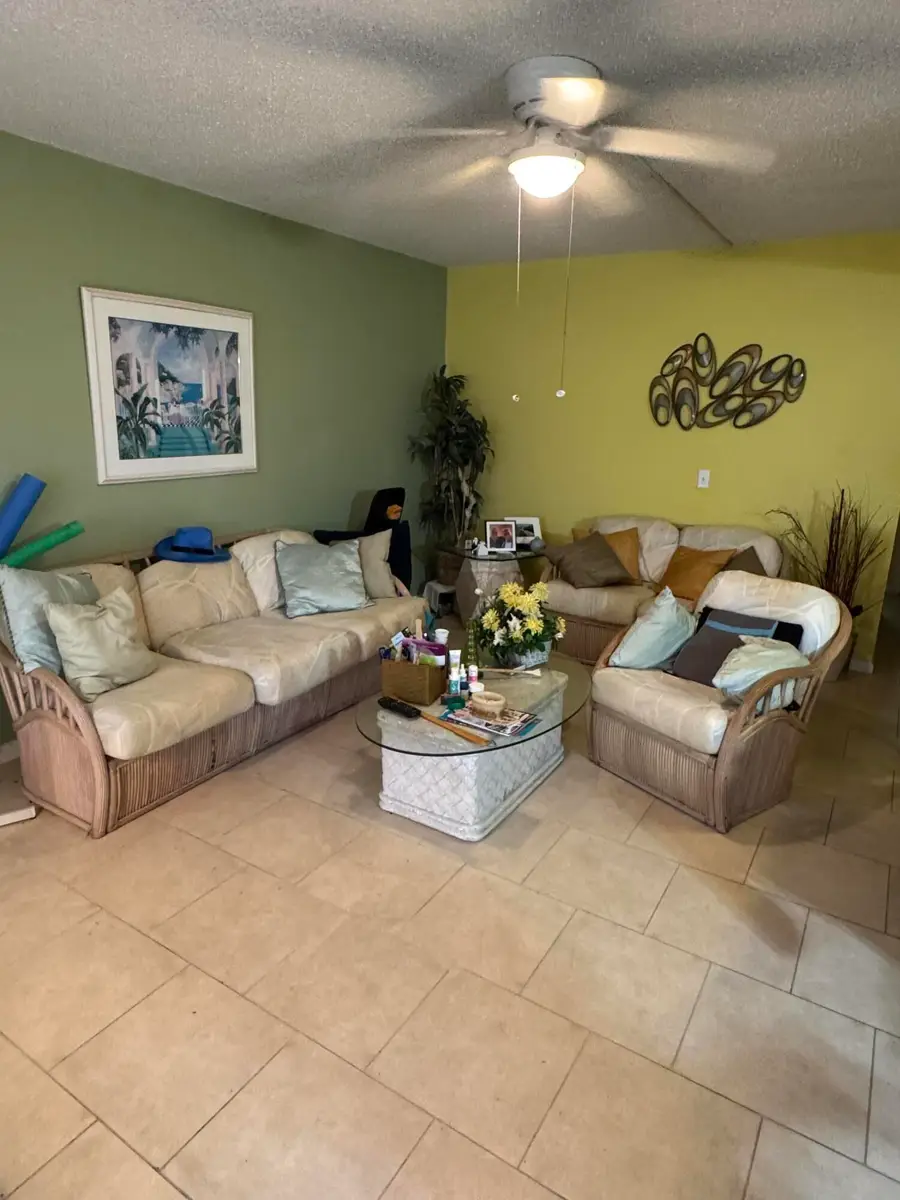 90 Windsor E, West Palm Beach, FL 33417 - #2