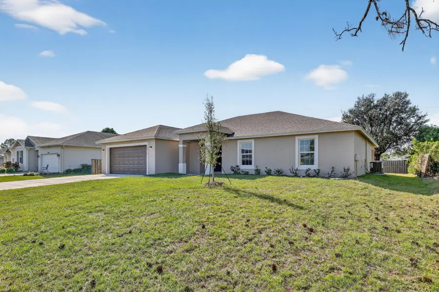 2826 SW South Calabria Circle, Port Saint Lucie, FL 34953 - #2