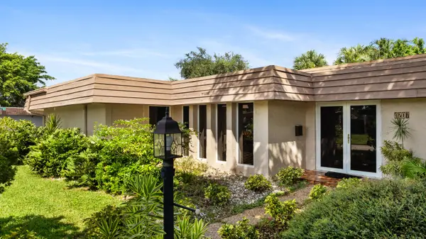 6207 Jacaranda Circle, Tamarac, FL 33319