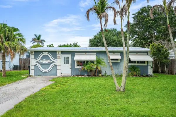 5709 SE Indigo Avenue, Stuart, FL 34997