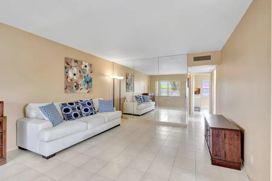 64 Coventry C, West Palm Beach, FL 33417 - #3