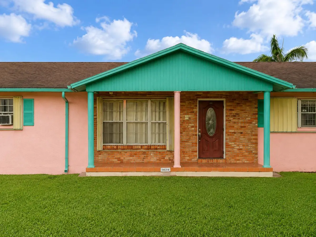 1025 SE 3rd Street, Belle Glade, FL 33430 - #1