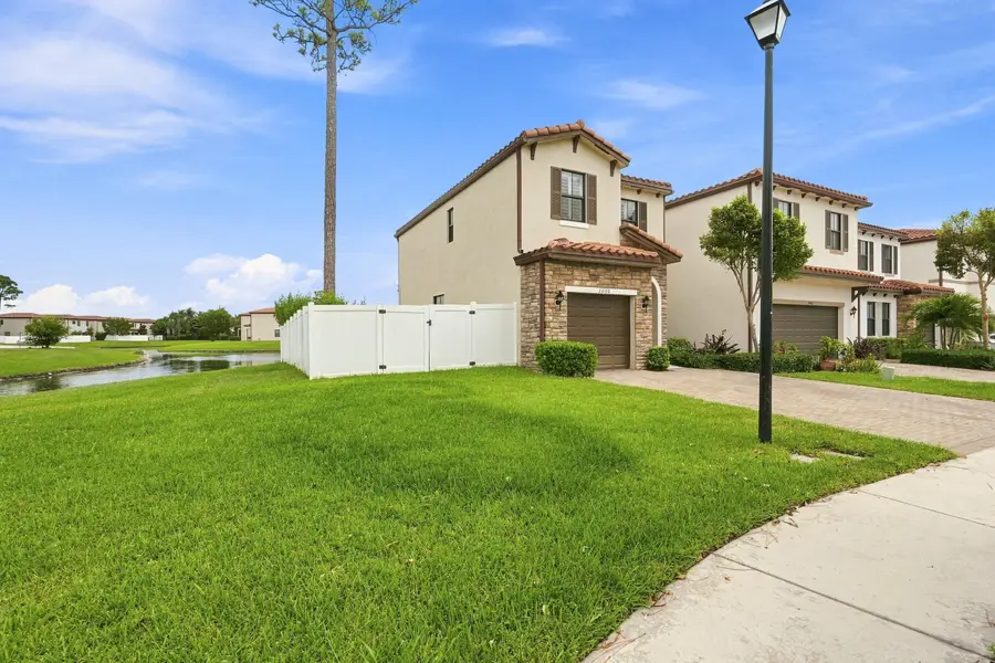 3000 King Palm Way, Riviera Beach, FL 33410 - #3