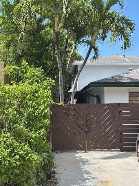 1637 NE 5th Street #2, Fort Lauderdale, FL 33301 - #1