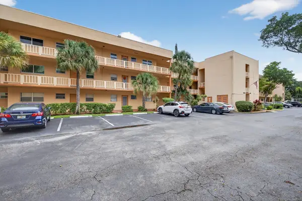 8400 Lagos De Campo Boulevard #303, Tamarac, FL 33321