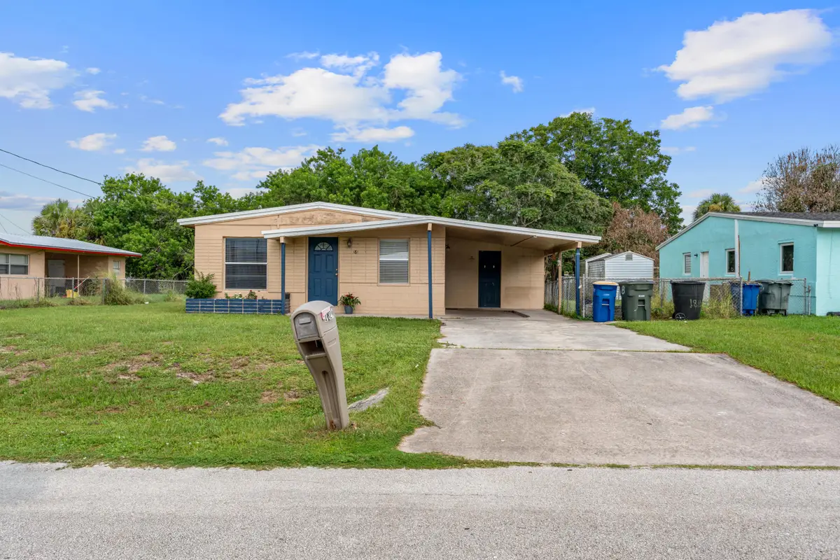1810 N 16th Court, Fort Pierce, FL 34950 - #1