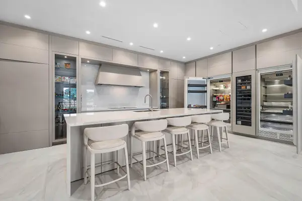 210 SE Mizner Boulevard #101, Boca Raton, FL 33432