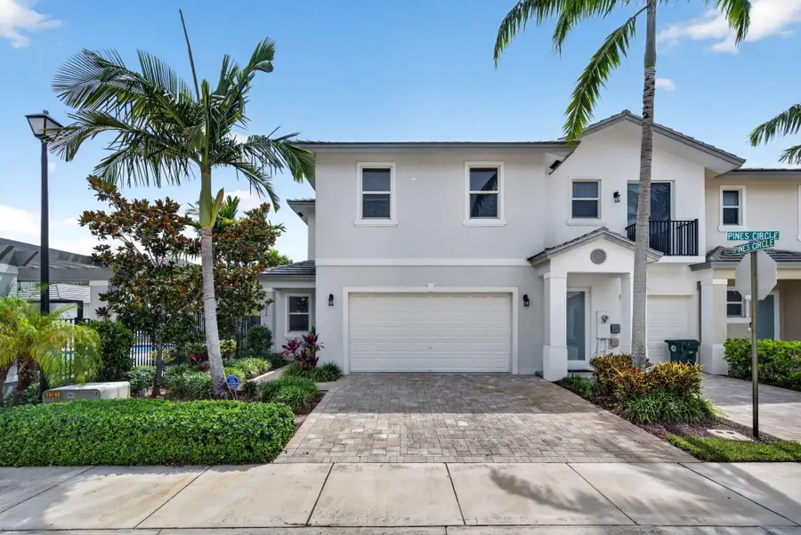 6994 Pines Circle, Coconut Creek, FL 33073 - #2