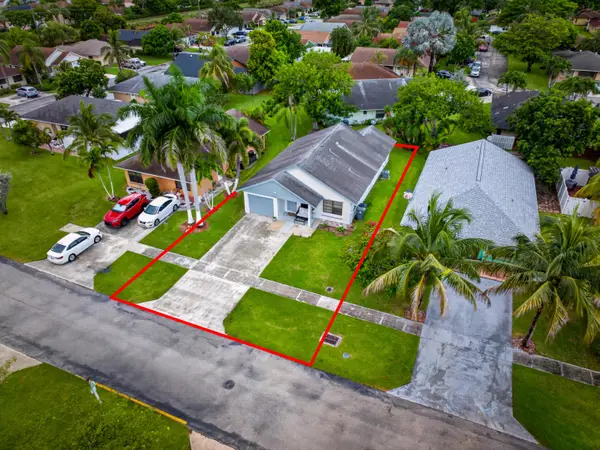 1442 Summit Run Circle, West Palm Beach, FL 33415