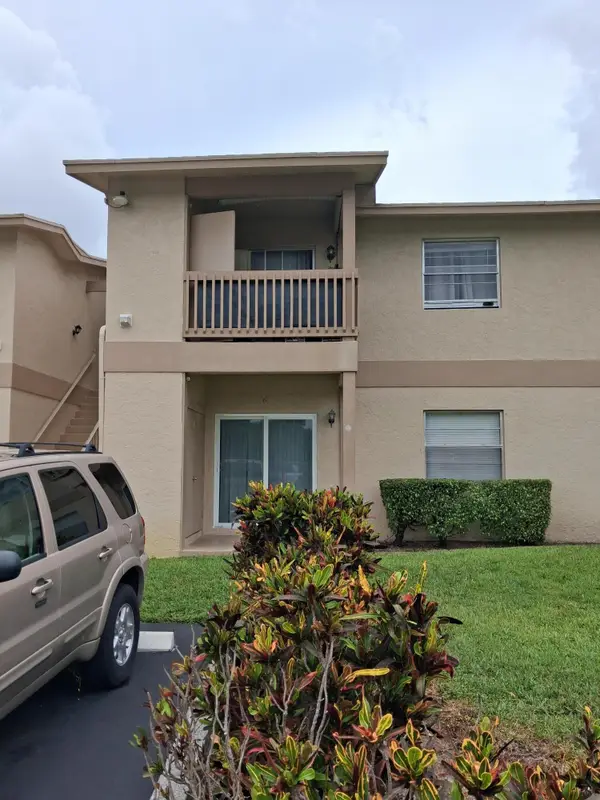 1822 Abbey Road #108, West Palm Beach, FL 33415