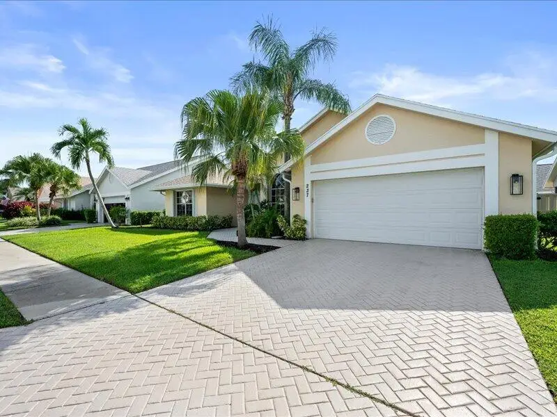 237 W Moccasin Trail W, Jupiter, FL 33458 - #1