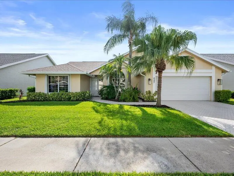 237 W Moccasin Trail W, Jupiter, FL 33458 - #2