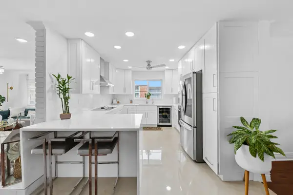 1040 Crystal Lake Drive #4, Deerfield Beach, FL 33064