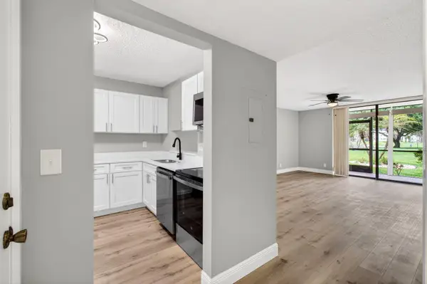 5340 Las Verdes Cr Las Verdes Circle #109, Delray Beach, FL 33484