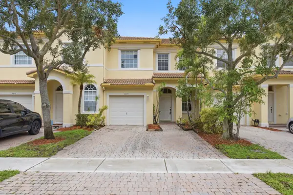 8481 SW 27th Street #102, Miramar, FL 33025