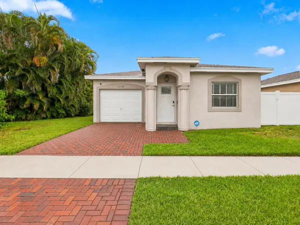 2118 E Ridge Circle E, Boynton Beach, FL 33435