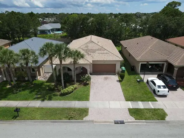 1804 SW Jamesport Drive, Port St Lucie, FL 34953