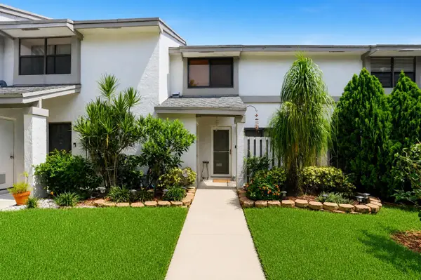 3435 Carambola Circle S #2462, Coconut Creek, FL 33066
