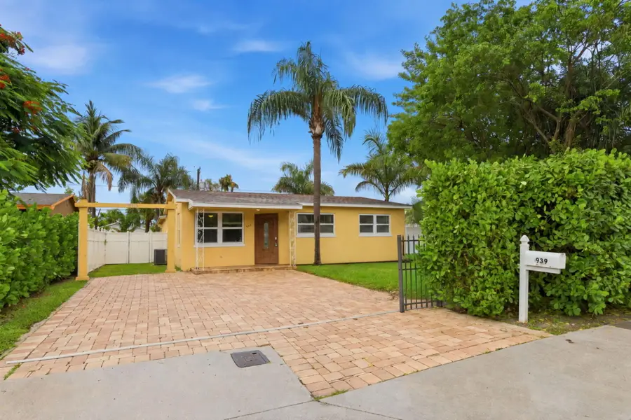 939 Charles Street, West Palm Beach, FL 33401 - #2