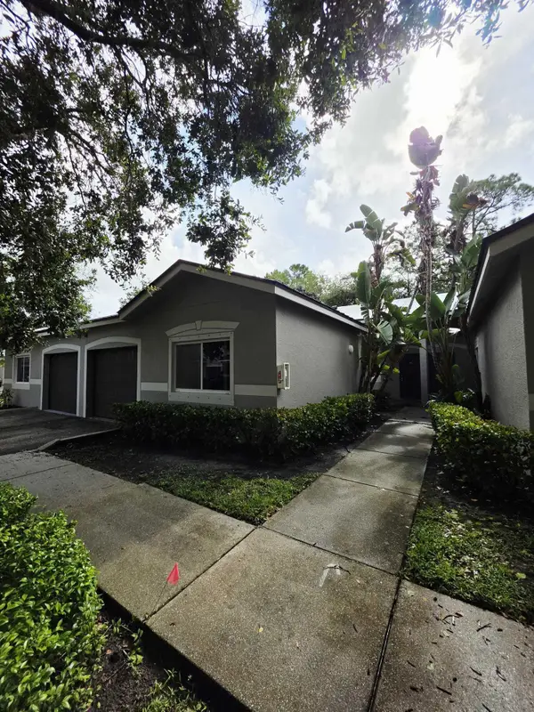 260 Crestwood Circle #102, Royal Palm Beach, FL 33411