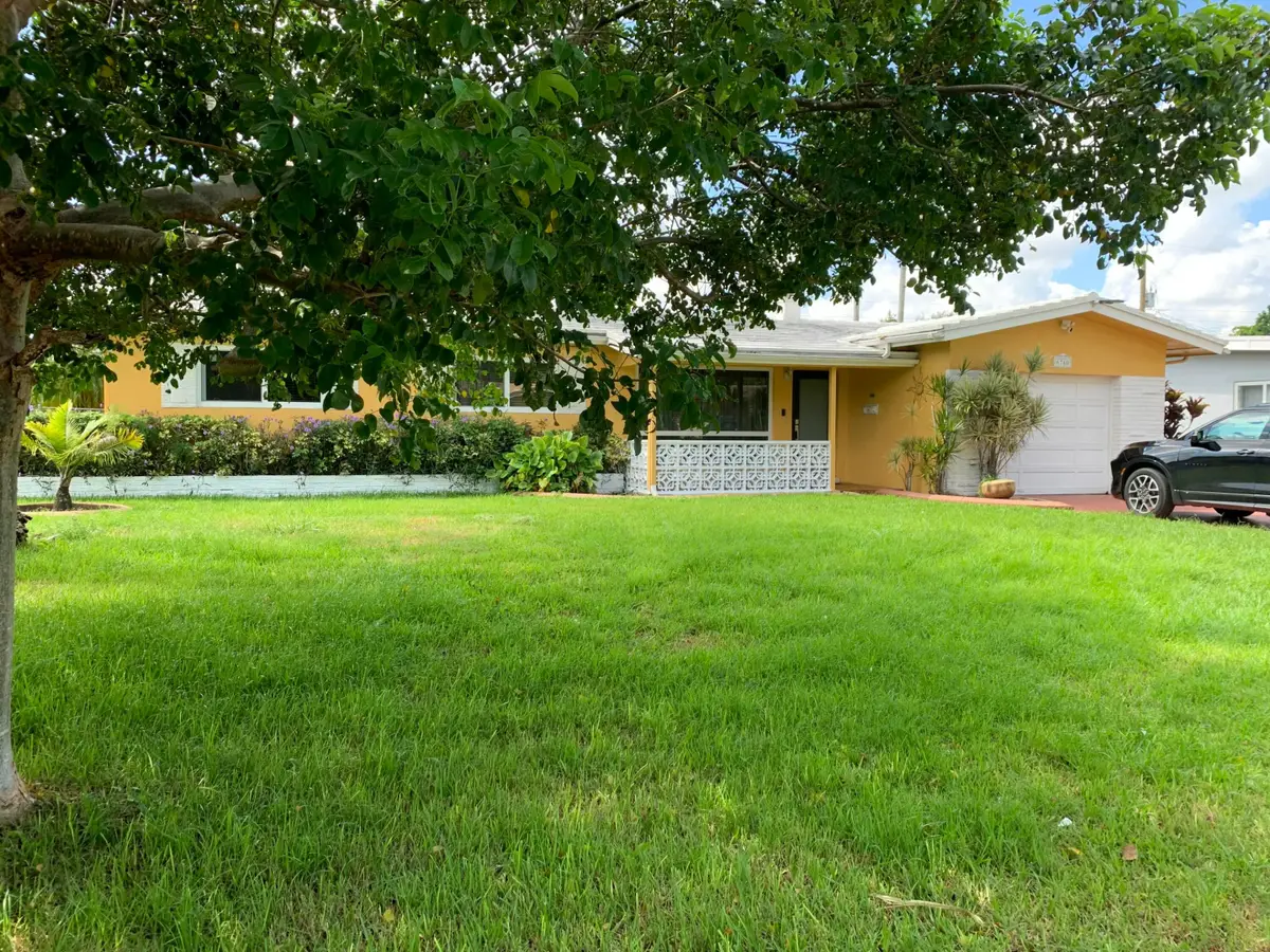 6760 SW 11th Street, Pembroke Pines, FL 33023 - #1