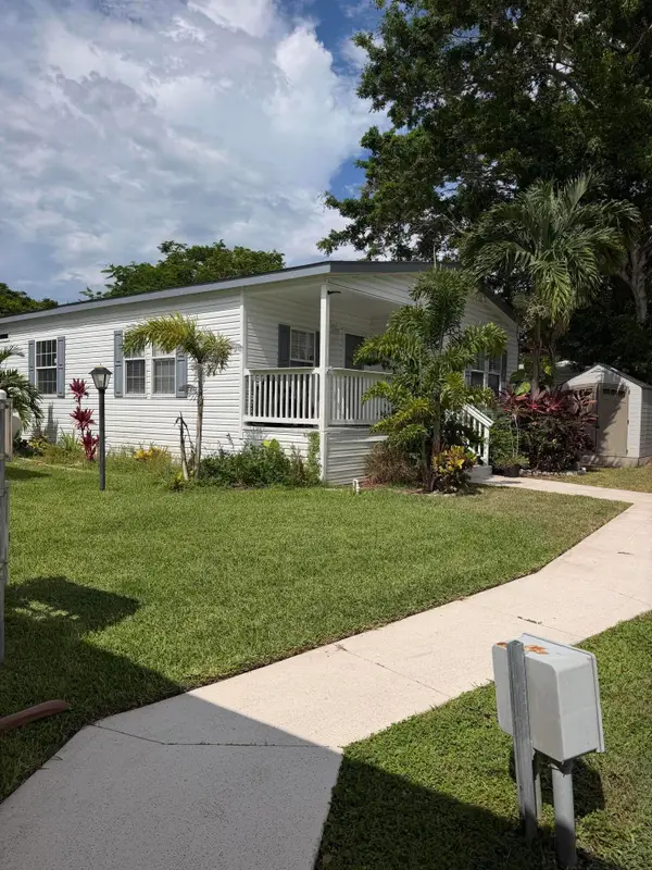 2555 Pga Boulevard #303, Palm Beach Gardens, FL 33410