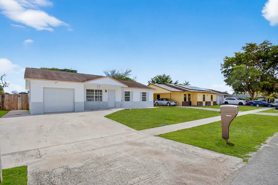 405 SW 78th Terrace, North Lauderdale, FL 33068 - #3