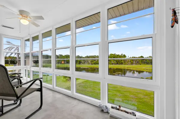 72 Royal Oak Court #202, Vero Beach, FL 32962