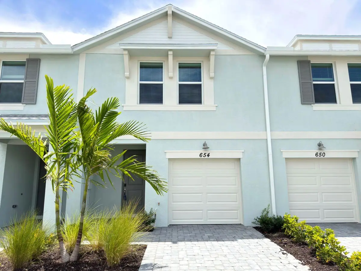654 Salisbury Circle, Fort Pierce, FL 34982 - #1